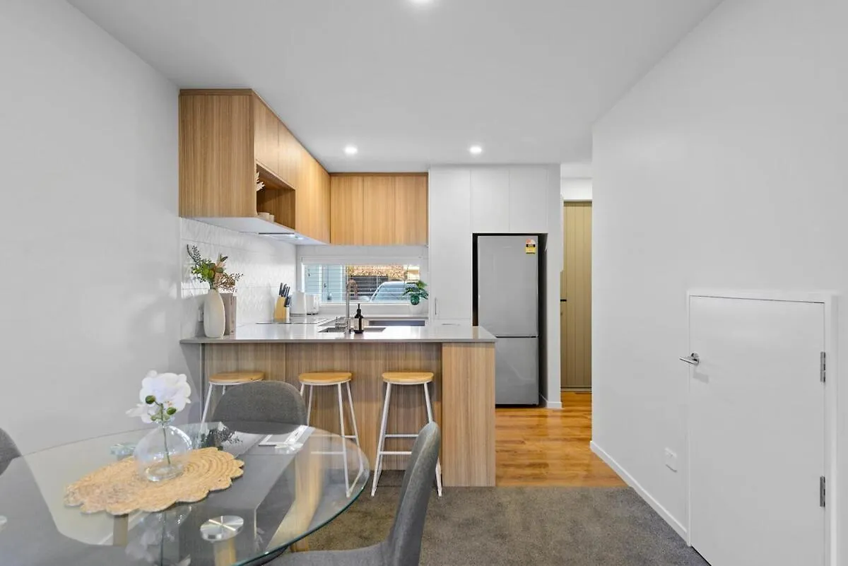 Cosy Oasis Close To Cbd Christchurch